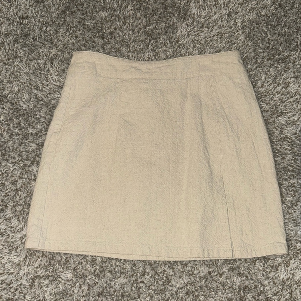 CREAM MINI SKIRT